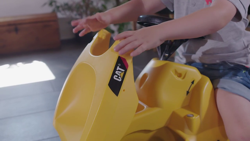 Cat® Ride-On Minitrac Dumper